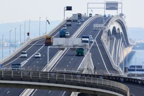 地獄の渋滞「アクアライン木更津側」どうにかして！千葉県が側道「4車線化」国へ要望 混雑引き起こす「対面通行」状態は解消されるのか