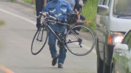 急な下り坂を走行中、ロードバイクが道路脇の柵に突っ込む　30～40代くらいの男性が負傷、意識あり　北海道北見市