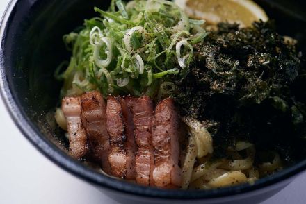 『らぁ麺 飯田商店』と「ベイスターズ」が共同開発した「まぜそば」爆誕!! 横浜スタジアムへ食べに行かねば【TRY4連覇】