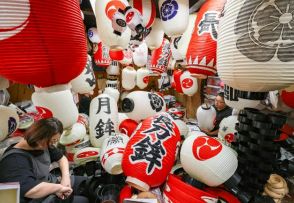 京都の夏の夜彩るあかり　祇園祭、山鉾飾るちょうちん作り最盛期