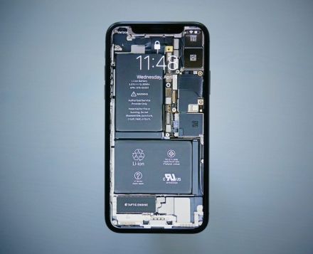 Apple、iPhoneの“非純正品を使った修理”による機能制限を緩和する方針　法規制など影響か、年内めどに実施へ