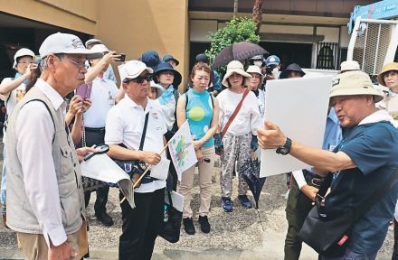 明治の大火歩いて学ぶ　市立博物館に親しむ会、富山県の高岡市中心部巡る