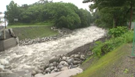 土砂災害警戒情報が南木曽町に　木曽地域に大雨洪水警報　南部中心に大雨に　特急しなのが部分運休　国道19号も岐阜県境で通行止め　土砂災害に警戒を