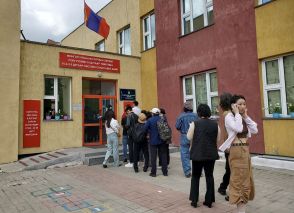 モンゴルで総選挙実施　与党・人民党、異例の長期政権実現か