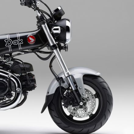 ホンダ・ダックス125に新色が登場！ シックな「パールシャイニングブラック」は8月22日発売。