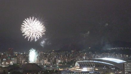 「夏がスタート!」梅雨の夜空を彩る大輪の花　「夢の器」とも“初共演”　広島