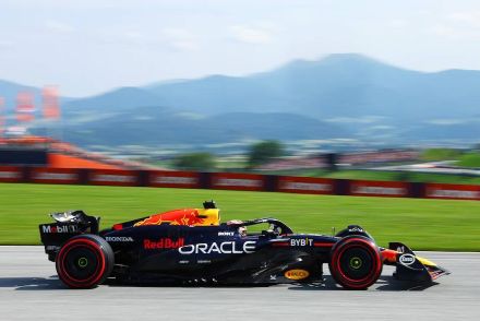 【予選Q3：F1オーストリアGP】好調フェルスタッペン、ポール獲得！ピアストリはトラックリミット違反で2番手タイム抹消、ハミルトンは審議対象