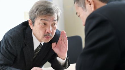 部下に不満があるとき、三流のリーダーは「本人に言わず、陰口を言う」。では一流は？