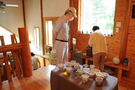 陶磁器や木工品　手仕事一堂に　南部町でアートクラフトフェスタ