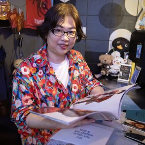 44歳の専業主婦、パク・ヨンハの急逝で韓国語を勉強→51歳で字幕監修者に「自分で稼いだお金で墓参りできたことは、私にとって大きな意味がありました」