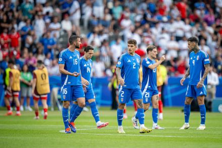 スイス相手に完敗の前回王者イタリア　母国メディアは代表チームを酷評　「最悪の負け方で大会から消えた」