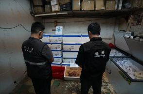マカオ税関が中国ボーダー近くの工業ビル内に開設された運び屋向け密輸品供給拠点摘発…活ロブスター約735キロ押収