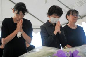 米軍機墜落事故から65年　犠牲の子どもら18人を追悼