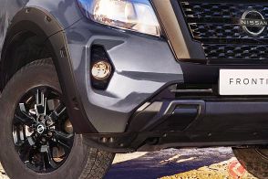 日産が新型「クロスギア」初公開！ ワイドボディの「ド迫力SUV」がカッコいい！「超タフデザイン」採用し“約780万円”から亜発売！