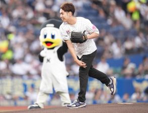 【ロッテ】Ｂリーグ「千葉ジェッツ」小川麻斗がセレモニアルピッチ「試合よりも緊張しました」