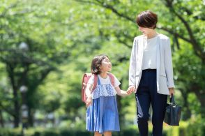 子どもを2人もつシングルマザー「給与アップで児童扶養手当が打ち切りに…」今後の家計はどうなる？【月間ヒット記事】