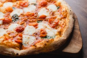 「茨城県で人気のイタリアン」ランキング！　2位は薪窯焼きのピザが楽しめる「PIZZERIA AMICI」、1位は？【2024年6月版】