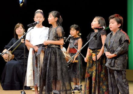 島の心見直そう　徳之島町で島口・島唄・民舞の祭典