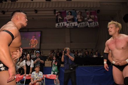 【DDT】飯野雄貴とNOAH潮崎豪がKO-Dタッグ王座戦に向け、バチバチに火花！両国決戦を待たず、7・10新宿でシングル戦へ