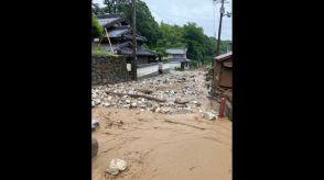【画像】滋賀・米原市で“土石流”発生　民家や道路に岩や流木が押し寄せる　127世帯に緊急安全確保