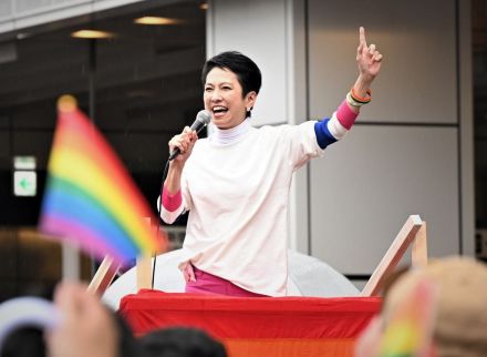 蓮舫氏「東京からレインボーの道を切り開く」、ＬＧＢＴ団体の街宣活動で歓声　都知事選