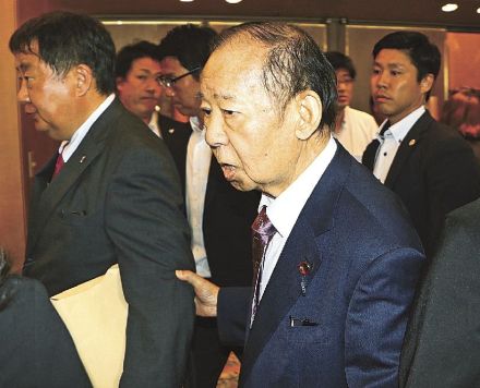 二階氏、会長から顧問へ　新会長に石田氏、自民和歌山県連大会