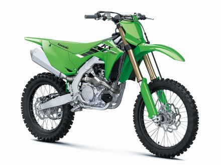 カワサキ、2年ぶりにフルモデルチェンジした『KX250』を8・3に90.2万円で発売　公道走行不可モデル