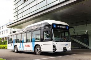 いすゞ、国産初のフルフラットEVバスを運行開始---藤沢工場の構内循環バス