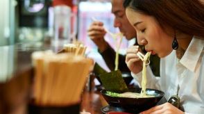 美肌のために「とんこつラーメン」を食べると効果はあるのか、スープ内の「コラーゲン」はどうなるのか？