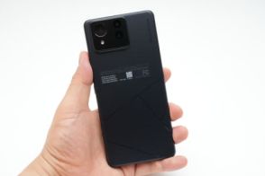 Zenfone 11 Ultraは10の後継ではない。大画面でAI搭載の新たな旗艦スマホだ