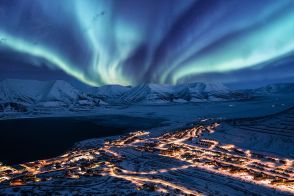 北極で「電子の雨」による「20年に一度」の珍しいオーロラを観測、地上からは初