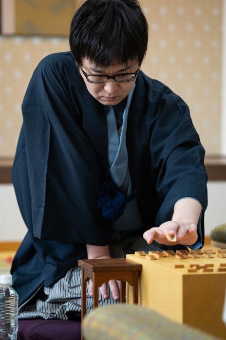 弟弟子が語る、「山崎将棋の破天荒な魅力」