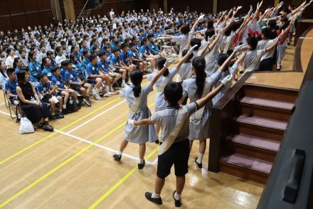 香港の児童らが水戸の私立小を訪問　パフォーマンスなどで歓迎　「学校、とても楽しそう」