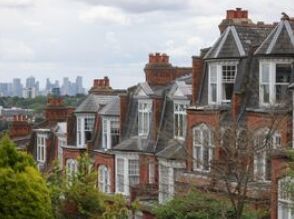 ロンドンの家賃高騰が緩和、英国内で最小の伸び－それでも月55万円