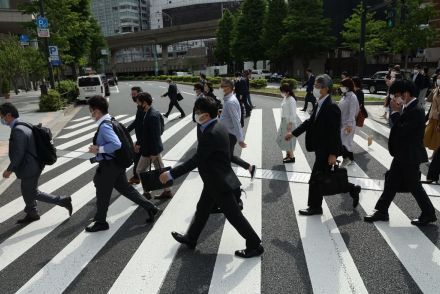 年金持続に向けて官民挙げて改革へ、財政検証　「人生１００年時代」に備え