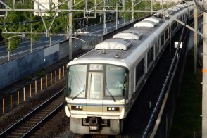 【速報】JR山陰線の電車にはねられ女性死亡　京都・馬堀駅のホームから線路に立ち入り