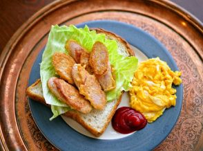 常温で長期保存できるたんぱく源 「魚肉ソーセージ」のパンレシピ おすすめの食べ方は断然“ピカタ”！