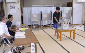 〈鹿児島県知事選〉離島の未来託し一票…三島、十島両村と屋久島町、口永良部島で繰り上げ投票始まる