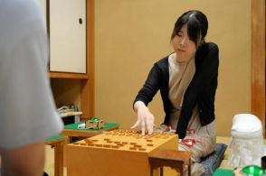 将棋の西山女流三冠、棋士編入試験の受験可能に　初の女性棋士への道