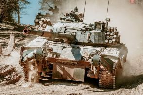 ウクライナ軍が「魔改造戦車」を更に改造!? ゴテゴテの外観を国防省が公開 戦訓を反映か