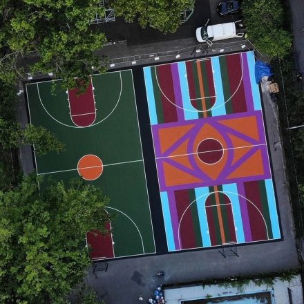 米D2Cビューティブランド「グロシエ」がNYのバスケットボールコートを改装　地元コミュニティーと若いアスリートを支援