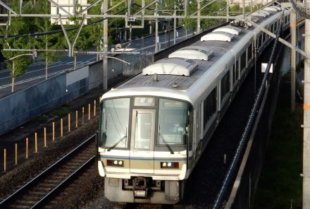 19歳の専門学生、普通電車にはねられ死亡　JR山陰線に立ち入り