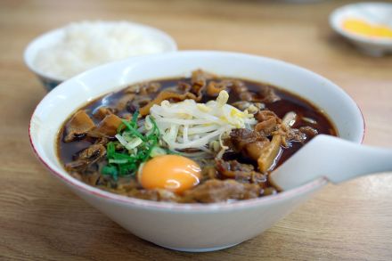 「徳島県で人気のラーメン」ランキング！　2位は地鶏ベースのスープが好評の「Pure soup ramen しずく」、1位は？【2024年7月4日時点】