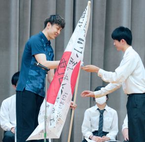 バレー男子日本代表・小野寺太志がパリ五輪へ向け母校・東北高で誓い「金メダルをお見せできるよう頑張りたい」