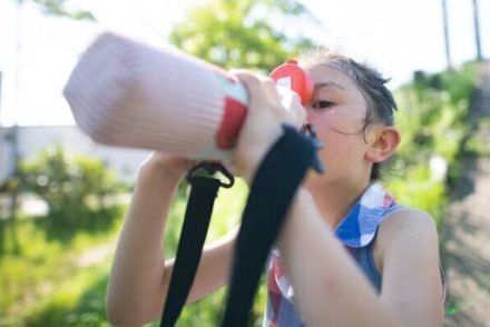 毎日使う水筒の正しい洗い方って？ 麦茶は水出し？お湯出し？ 夏の気になる衛生面の正解は【専門家監修】