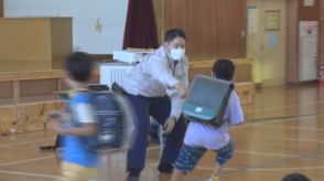 小学校で防犯教室　女子児童連れ去り未遂事件受け　不審な人に声を掛けられたら「大声、防犯ブザーを鳴らす」