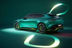 アストンマーティンが「DBX707 AMR24」を発表　F1マシンをモチーフに内外装をデザイン