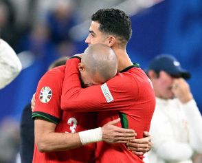 ポルトガル　PK戦で敗れ8強敗退…39歳C・ロナウドと41歳ペペ涙の抱擁が反響「感動」「伝説2人」