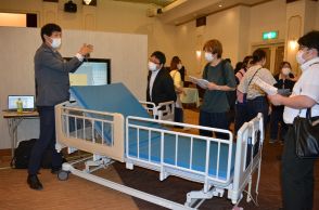 介護の質向上へ最新機器見学　業務改善例も学ぶ　八戸でテクノロジー展