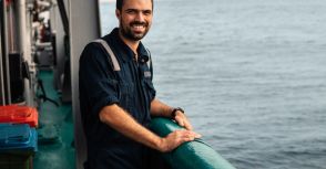 年間100日以上「船の上」にいて、お金を1か月使わなかったことも…30歳・海洋調査員の「知られざる年収」